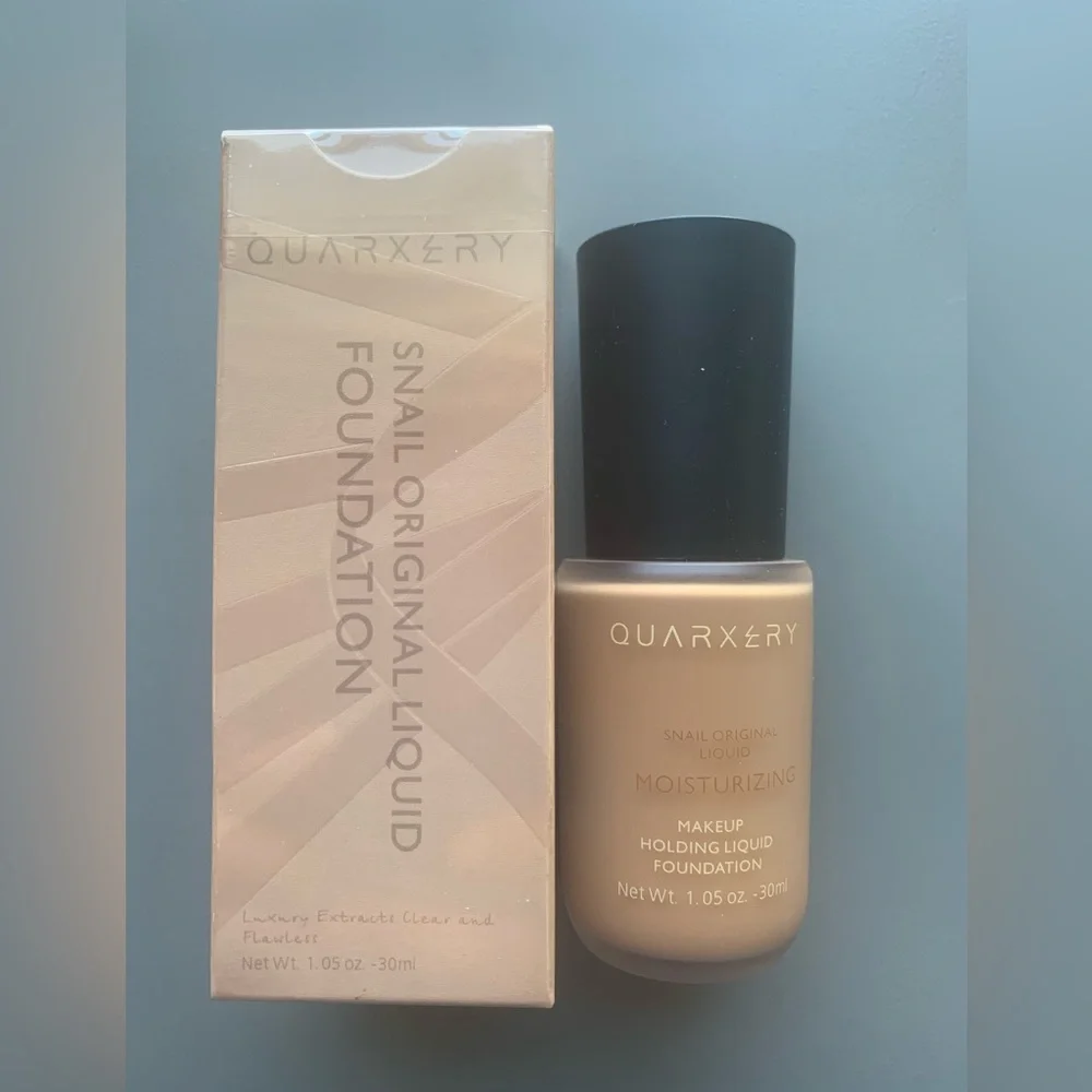 Snail Liquid Moisturizing Holding Foundation Walnut 201MD NWT